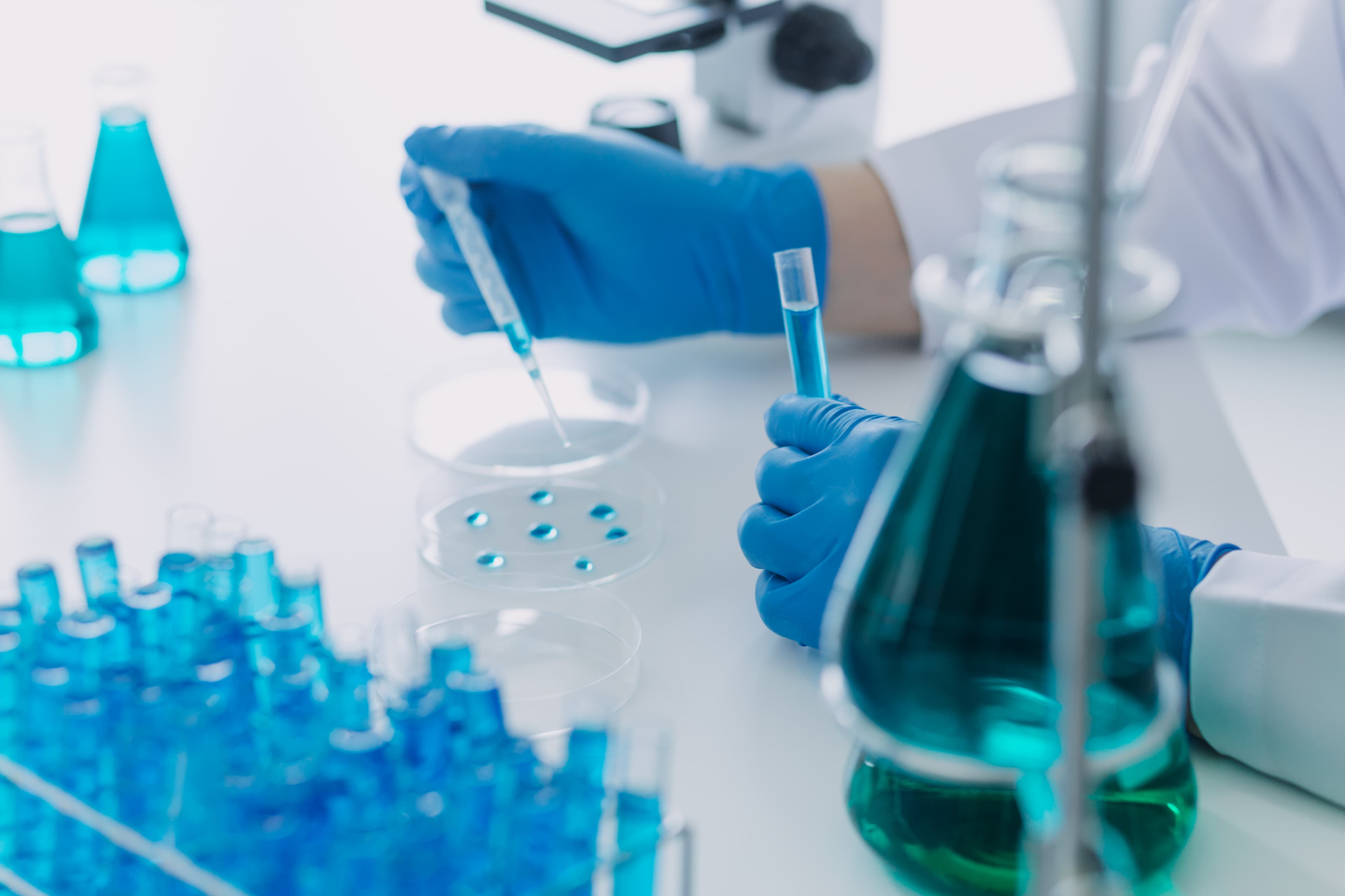 Zdjecie banneru przedstawiajaće proces badań